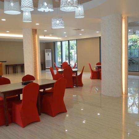 Airport Avenue Hotel Gyogon Buitenkant foto