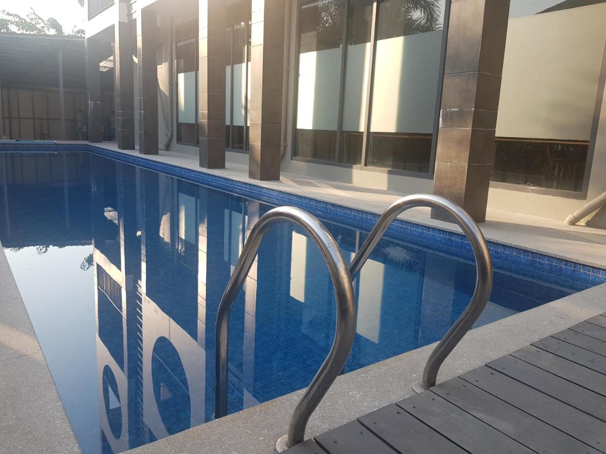 Airport Avenue Hotel Gyogon Buitenkant foto