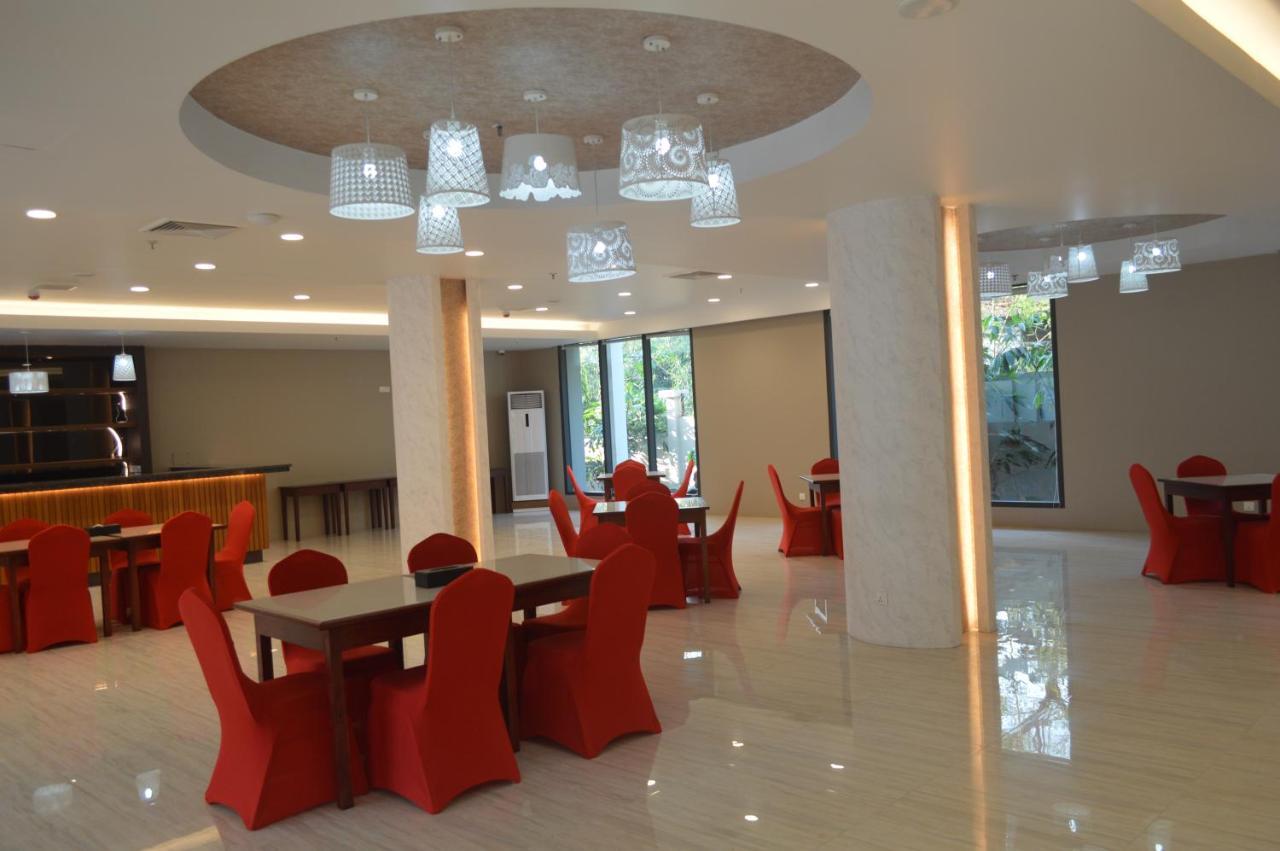 Airport Avenue Hotel Gyogon Buitenkant foto