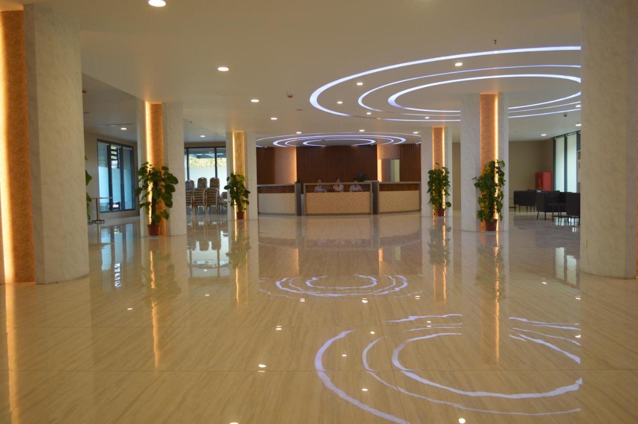 Airport Avenue Hotel Gyogon Buitenkant foto
