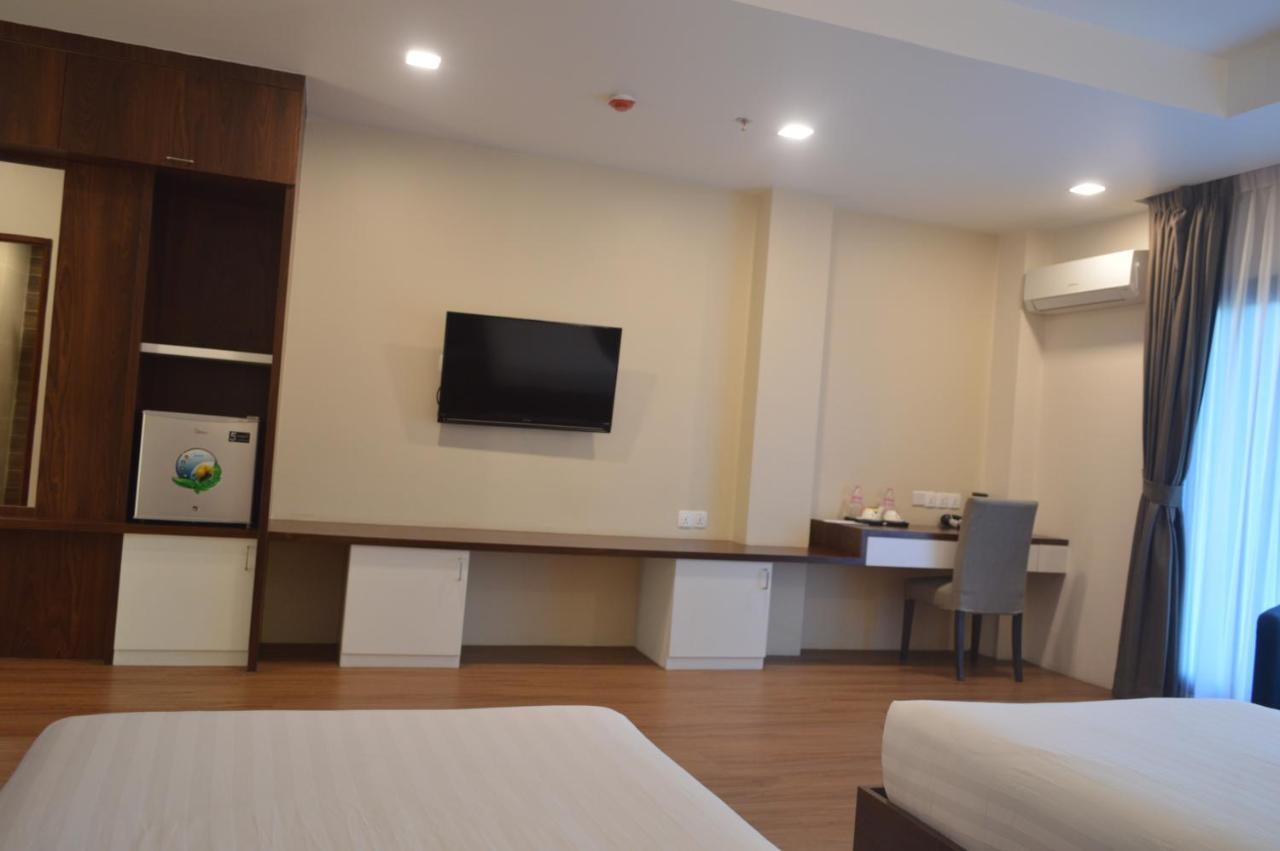 Airport Avenue Hotel Gyogon Buitenkant foto